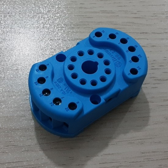 پایه رله شیشه ای 11 سوراخ مارک فیندر finder مدل 90.23 . ساخت اروپا