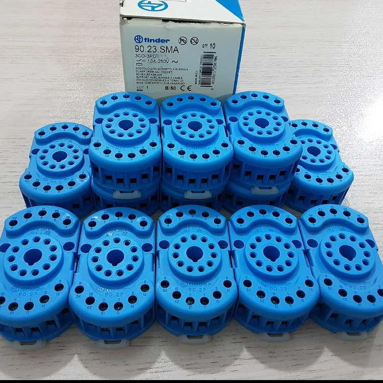 پایه رله شیشه ای 11 سوراخ مارک فیندر finder مدل 90.23 . ساخت اروپا