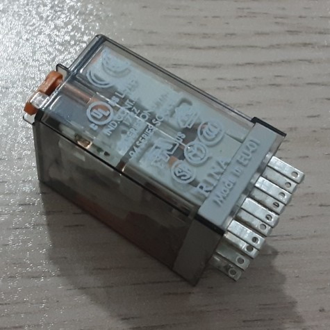 رله شیشه ای فیندر finder مدل 55.34.8.230.0054 - 230 ولت - 7 آمپر - 14 پایه