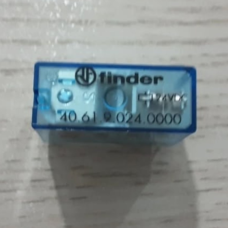 رله شیشه ای کتابی فیندر finder مدل 40.61.9.024.0000 . ساخت اروپا