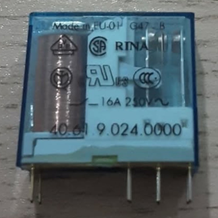 رله شیشه ای کتابی فیندر finder مدل 40.61.9.024.0000 . ساخت اروپا