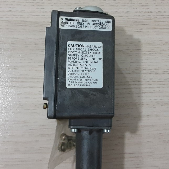 ترمومتر / ترموکوپل / ترموستات دما IMO Barksdale Controls Switch MT1H-M601S-12 - آلمان