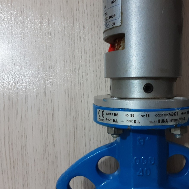 شیر پروانه ای پنوماتیکی گیربکس دار BUTTERFLY VALVE سایز 3 اینچ مارک VALVAT مدل F4-G
