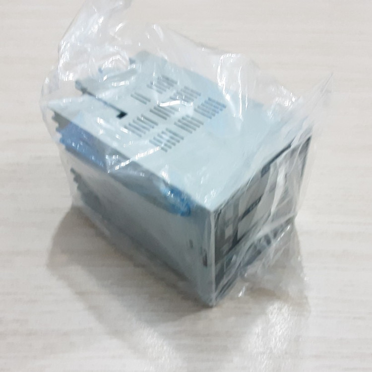 کنترلر دما میکرو کامپیوتری قابل برنامه ریزی - مارک شینکو Shinko PC-825-R-E ژاپن