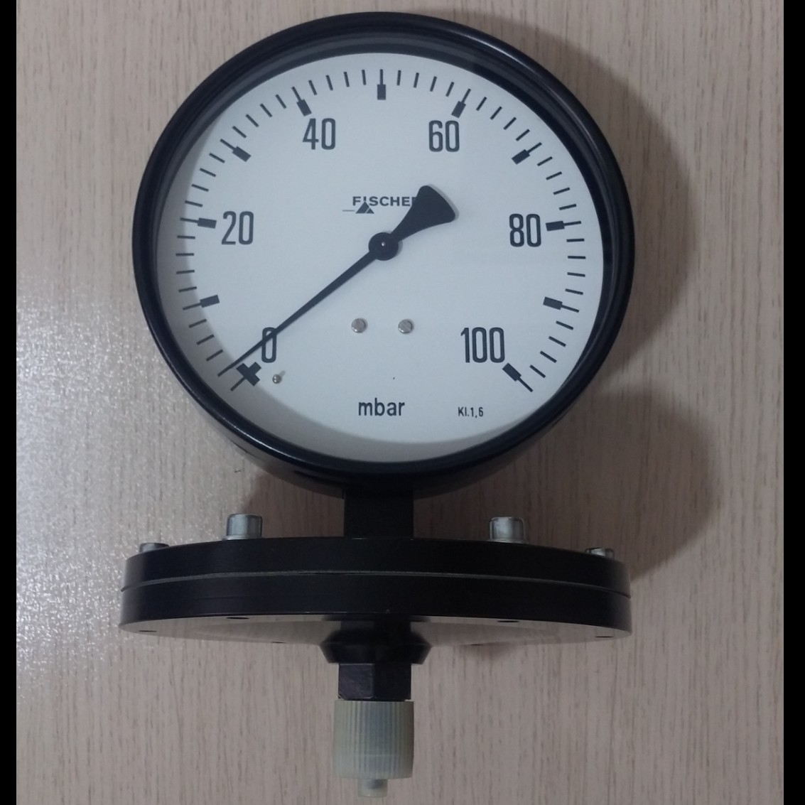 گیج دیافراگمی FISCHER مدل MA1659ES77M0000S . رنج 0 - 100 میلی بار
