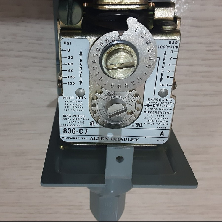 پرشر سوئیچ آلن برادلی Allen-Bradley C7-836