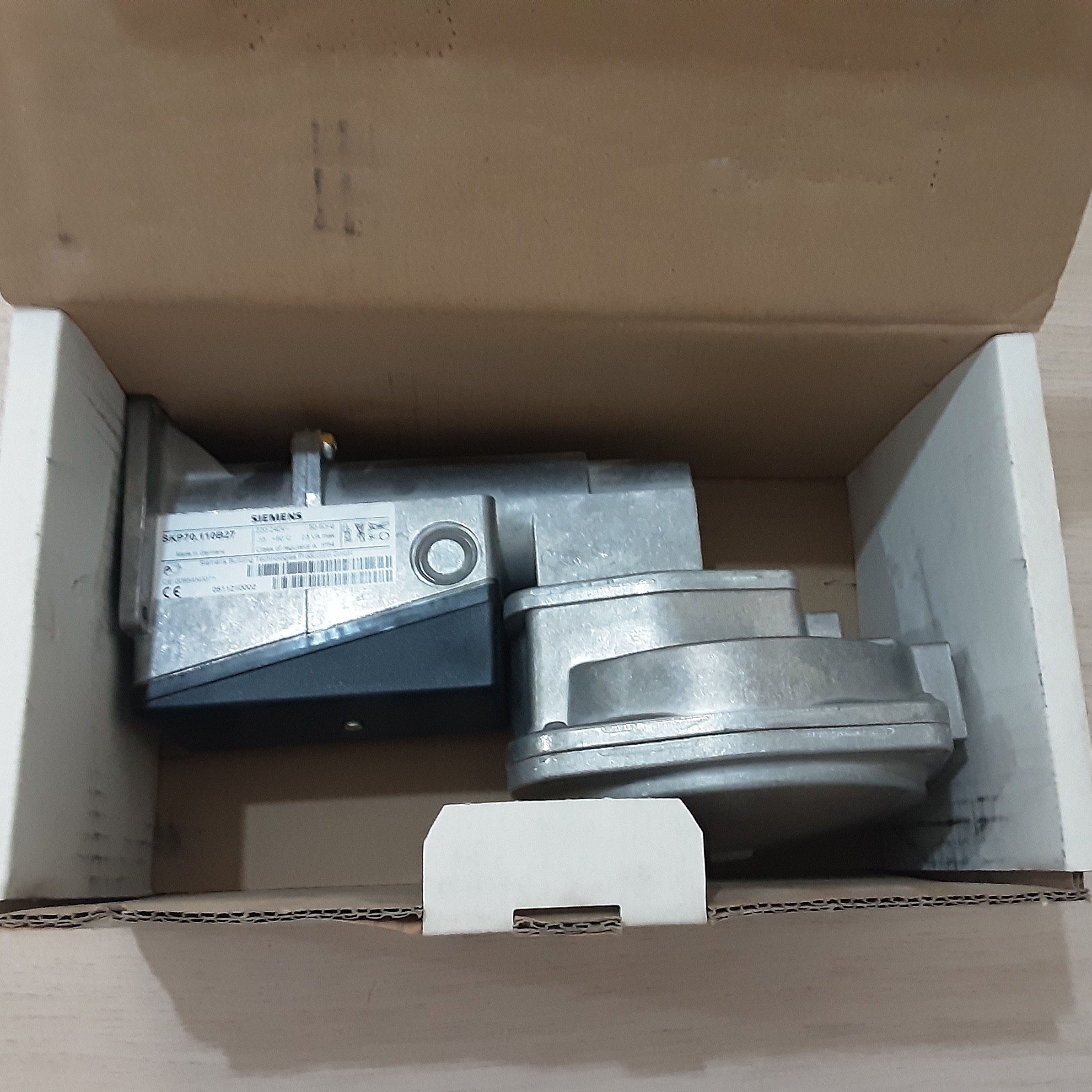 محرک شیر گازی - اکچوئیتور  زیمنس SIEMENS Actuator SKP70.110B27 .