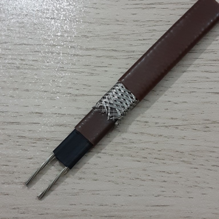 کابل حرارتی هیت تریسینگ سایز 1.5mm مسی ، عرض حدودا 14mm . هر رول 100 متر