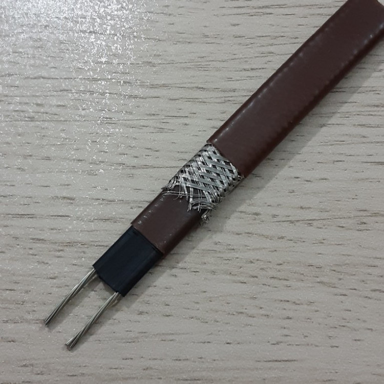 کابل حرارتی هیت تریسینگ سایز 1.5mm مسی ، عرض حدودا 14mm . هر رول 100 متر